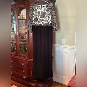 TADASHI SHOJI Gown - size 16